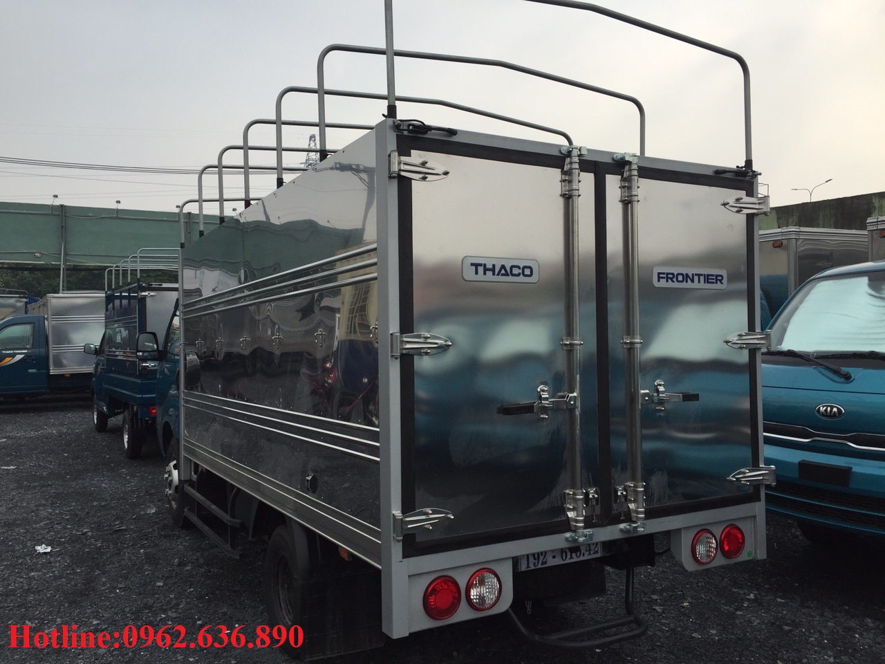 xe-tải-kia-k200-tải-trọng-1-tấn 9-màu-trắng-thùng-mui-bạt